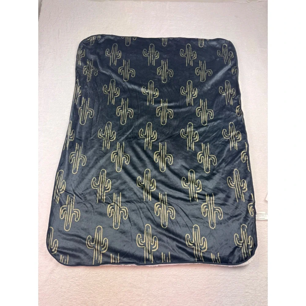 Carters Baby Cactus Print Sherpa Cozy Blanket Navy Blue White 30x40 NWT